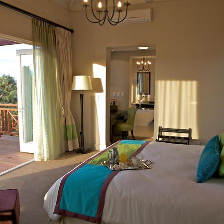 Mount Grace Hotel & Spa Magaliesburg Δωμάτιο φωτογραφία A bedroom at the Oyster Box