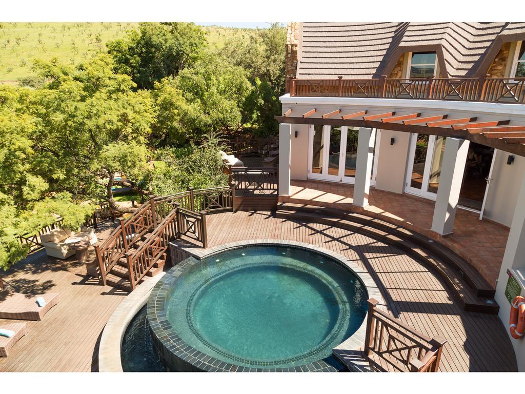 Mount Grace Hotel & Spa Magaliesburg Εξωτερικό φωτογραφία The swimming pool at the hotel