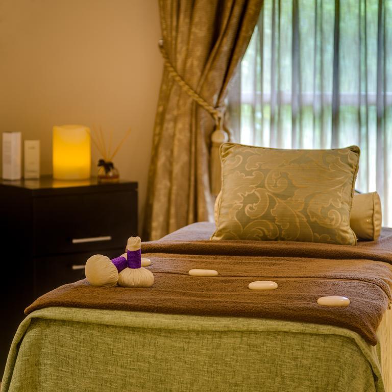 Mount Grace Hotel & Spa Magaliesburg Εξωτερικό φωτογραφία A massage bed