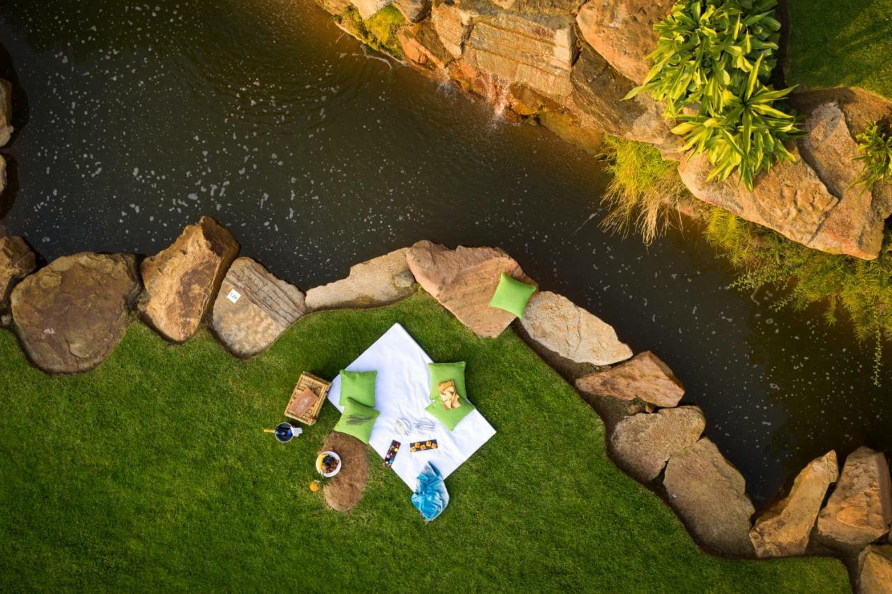 Mount Grace Hotel & Spa Magaliesburg Εξωτερικό φωτογραφία Picnic at the River