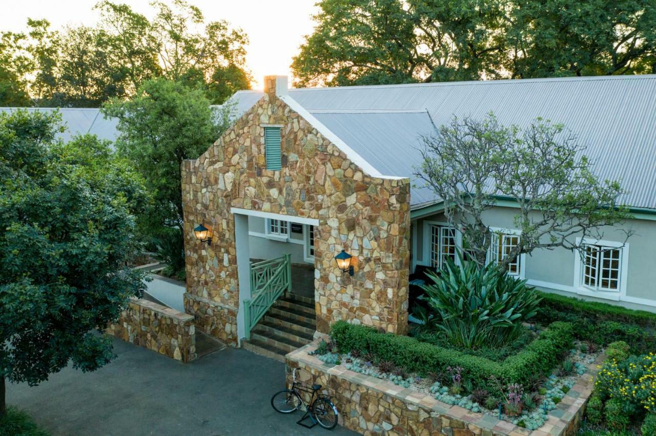 Mount Grace Hotel & Spa Magaliesburg Εξωτερικό φωτογραφία The entrance to the main house