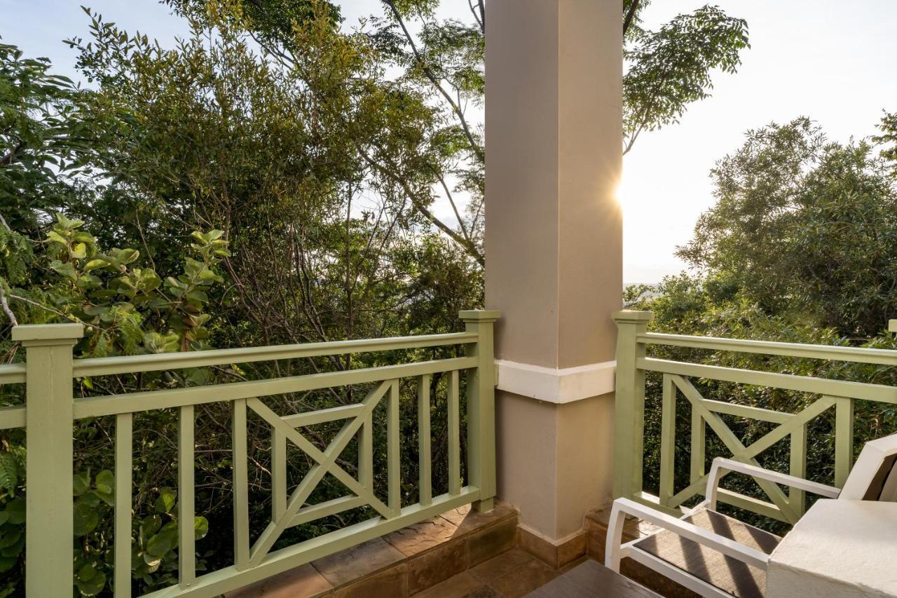 Mount Grace Hotel & Spa Magaliesburg Εξωτερικό φωτογραφία A balcony at the Four Seasons Resort